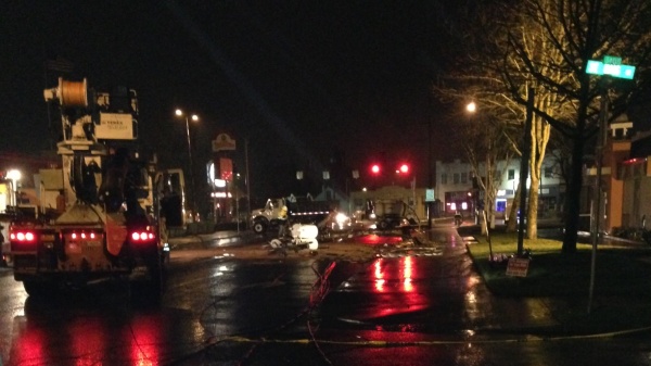 Car Hits Pole Knocks Out Power In Se Portland